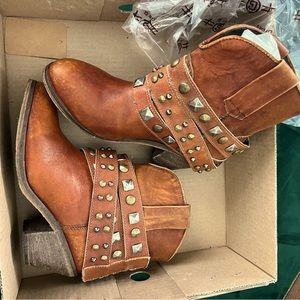 Circle G Studded Booties